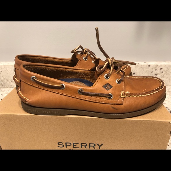 Men’s SOFT Leather Size 9.5 Sperry boat shoes